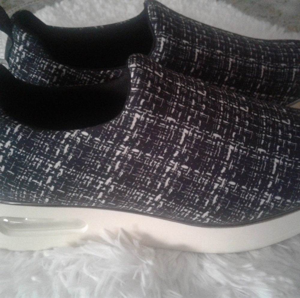 Karl Lagerfeld Paris Sneaker - Picture 4 of 8